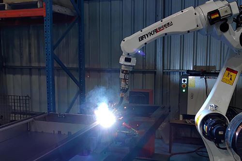 Hasil Pengelasan Sempurna Dengan Robot Pengelasan Fulzh